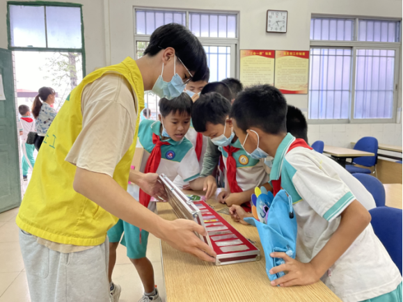 阜沙鎮(zhèn)禁毒信息〔2022〕第254期--【禁毒攻堅】“無毒青春，健康校園”—阜沙鎮(zhèn)開展禁毒宣傳進校園