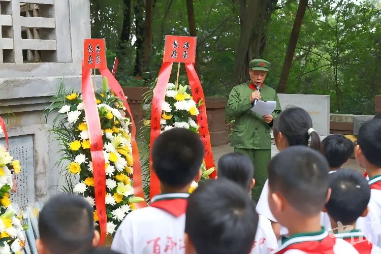 云端獻(xiàn)花、主題宣講……中山開展形式多樣的清明祭英烈活動